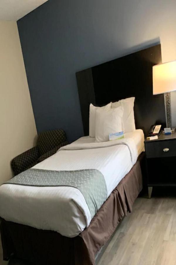 Days Inn By Wyndham Horsham Philadelphia Exterior foto
